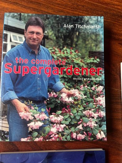 Vintage Gardening Guide Trio Alan Titchmarsh Flowering Shrubs & Climbers Bundle