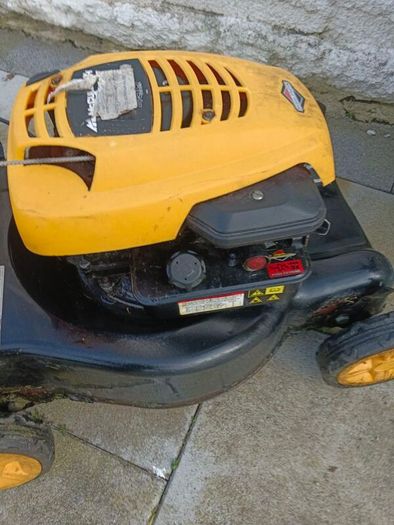 McCullogh Push lawnmower with Briggs and Stratton 450 series  engine in excellent working condition which starts the first pull. Original grass bag included.