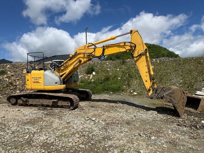 New holland kobelco 235
