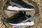 Premium Nike Air Huarache Black Grey