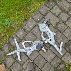 E30 window regulator.