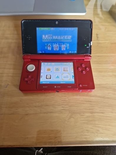 Nintendo 3DS Metallic Red