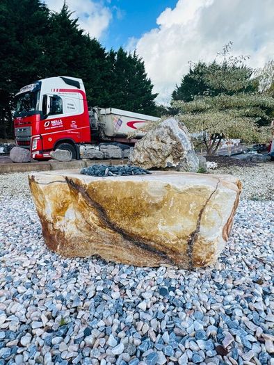Plum slate boulders rocks chippings pebbles