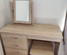 Dresser/desk set