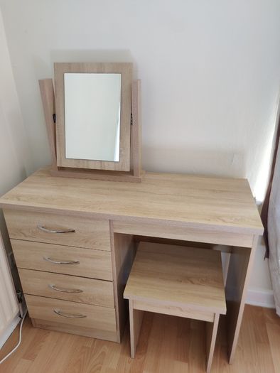 Dresser/desk set