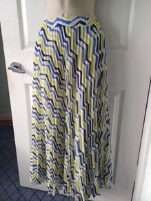 M & S Multicoloured Eladticated Skirt in Size 14.