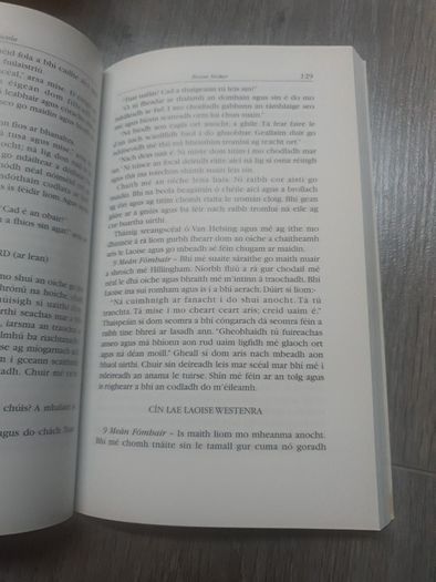 Dracula Bram Stoker (Irish langauge translation by sean o cuirrin, an gum 1997)