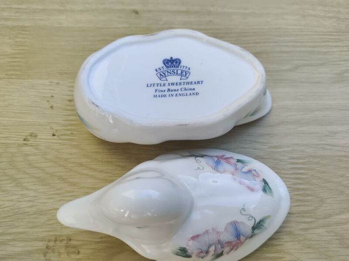 Aynsley "Little Sweetheart" trinket boxes figures