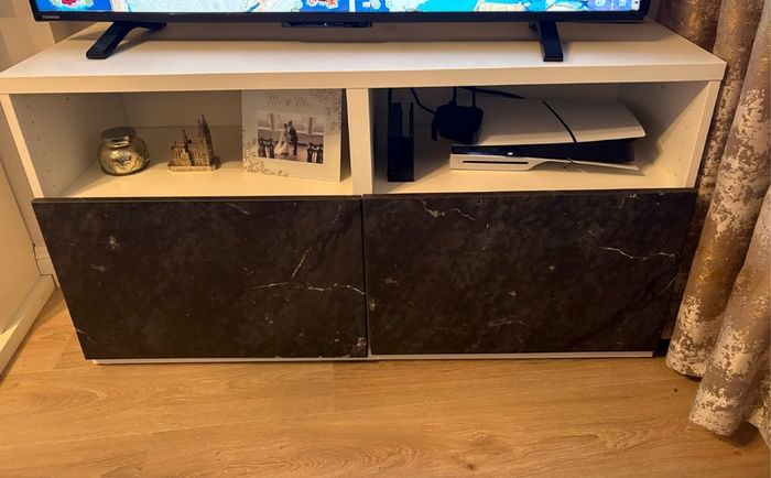tv bench