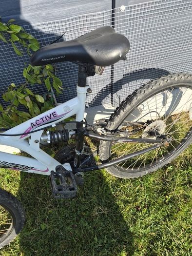 Girls bike