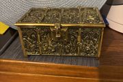 collectables gothic box with key