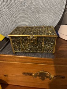 collectables gothic box with key
