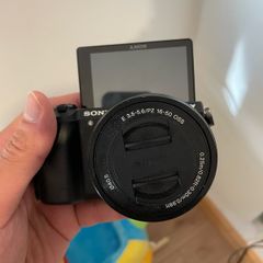 sony a5100 body + stock lens!!