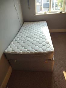 single bed and guest Bed