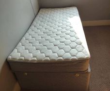 single bed and guest Bed
