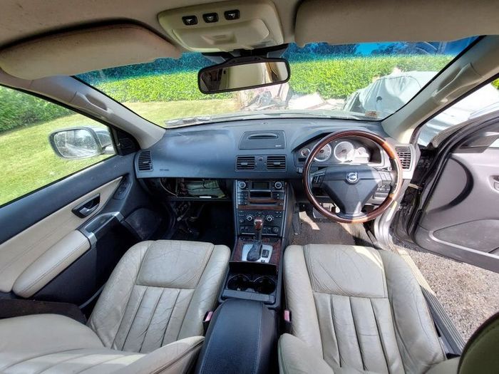 Volvo xc90s 2.4d5 for breaking, also can run diagnostics