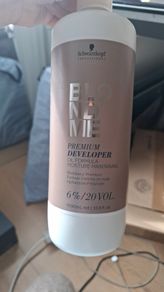 Schwarzkopf BlondMe hair dye developer 6% 20 vol