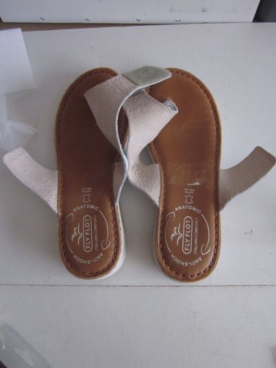 Fly Fot Leather, Touch-Fasten Toe Post Sandals Light Grey S5