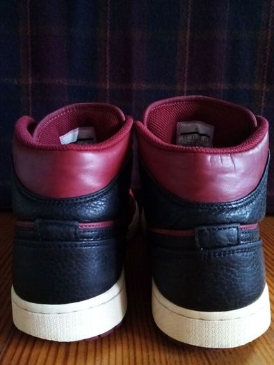 Nike Air Jordan 1 Mid mens 8.5 43 leather trainers