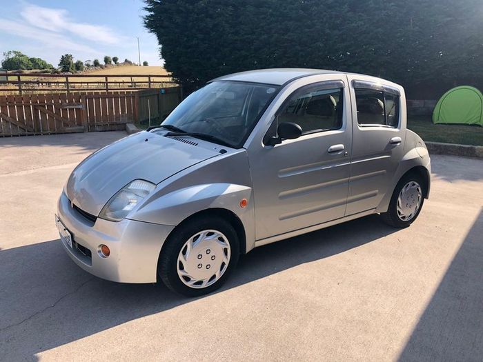 Toyota will vi 2000