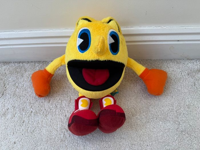 Pac Man Pacman Namco  approx. 12 Soft Plush Ghostly Adventures Bandai 2012 Used Please see pictures