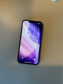 iPhone 13 128GB Midnight