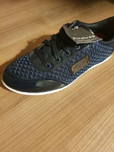 Firetrap junior shoe size 4 navy