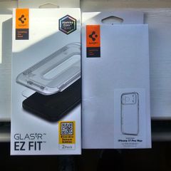 iphone 17 pro max sealed spigen clear case and screen protecter