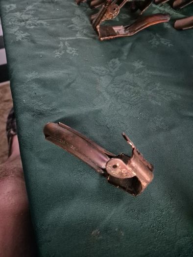 Rare Antique carpet clips x30 in metal copper tone
