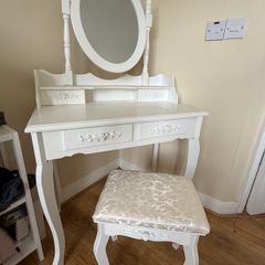 Dressing table