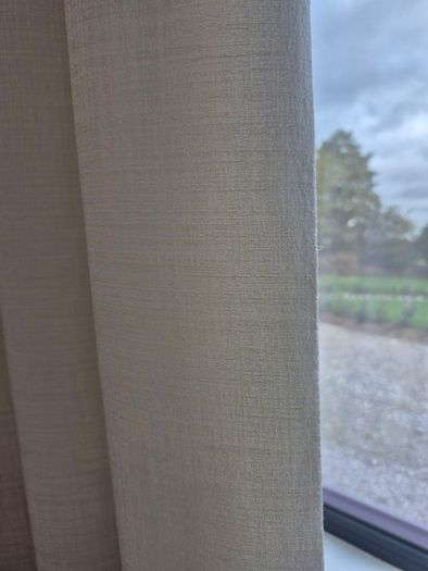 White textured Curtain set