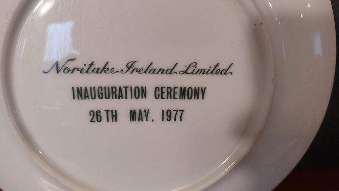 Fabulous Vintage Arklow Pottery Noritake Ireland Ltd Commemorative Plate from the Inauguration Ceremony, 26th May 1977, The Reversed Horse (Hidari-Uma)