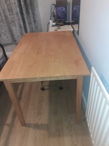 Table and chairs x4