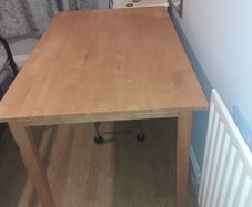 Table and chairs x4