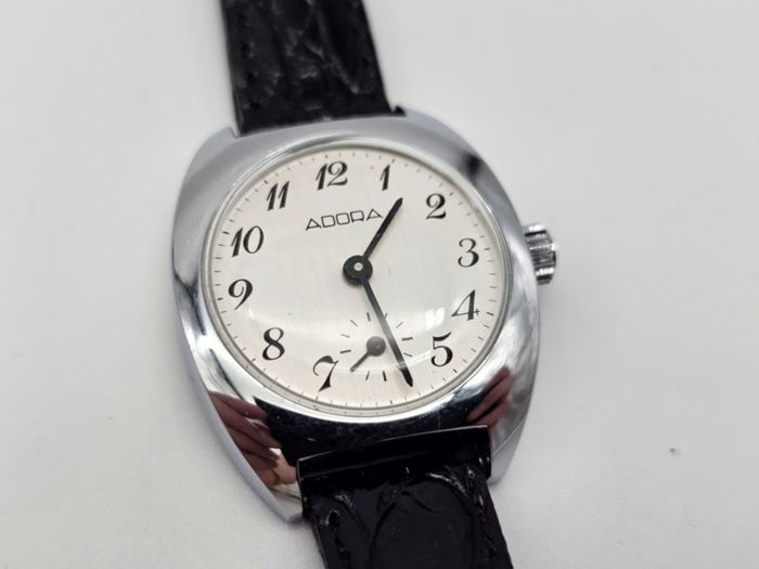 1970s Vintage Lady's Mechanical Wind up German made Watch