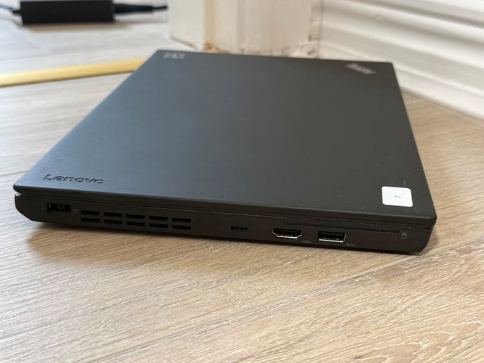 Lenovo Thinkpad X270 I5-7300u  8gb Ram 256gb Ssd