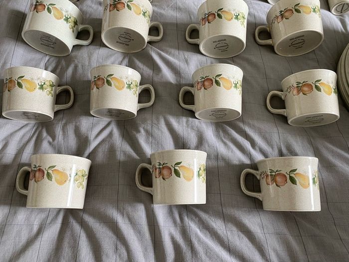Wedgewood 'Quince' Dinner Service Set