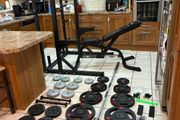 Amazing Gym Weightlifting Power Rack And Complete Set Up!