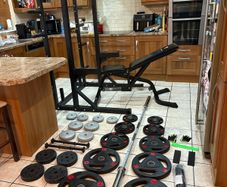 Amazing Gym Weightlifting Power Rack And Complete Set Up!