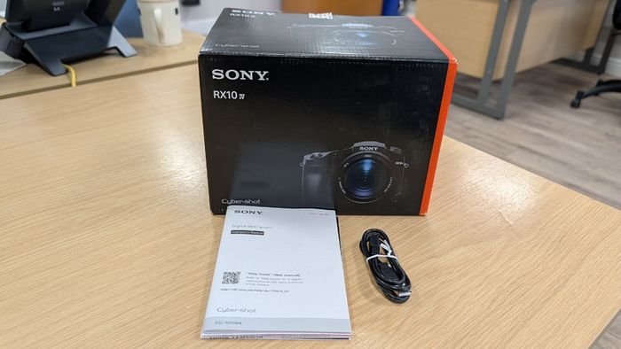 Sony Cyber-shot RX10 IV