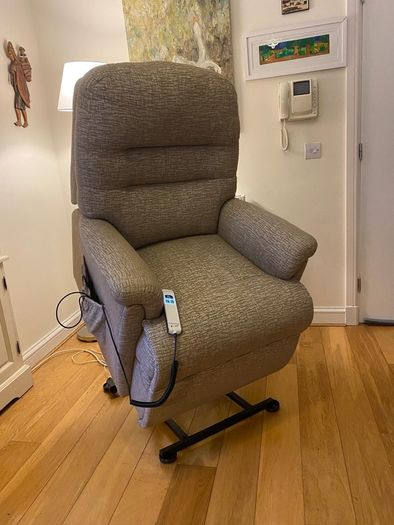 Sherborne Keswick Riser Recliner Armchair