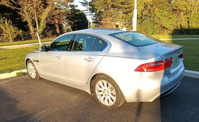 Jaguar XE 2.0D Portfolio Automatic