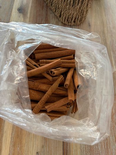 Cinnamon sticks