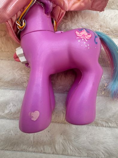 My Little Pony Lily Lightly Unicorn Light Up With Dress Damaged Dirty Lash approx. 12 cm. Used Please see photos