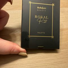 Kash Beauty Royal Rose Shadow Pallet