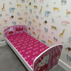 Toddler bed