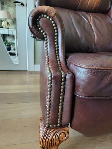Elegant brown leather full recliner