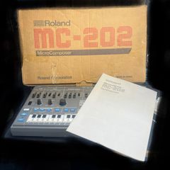 Roland MC 202