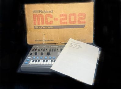 Roland MC 202