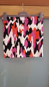 Brand new. Patterned mini skirt